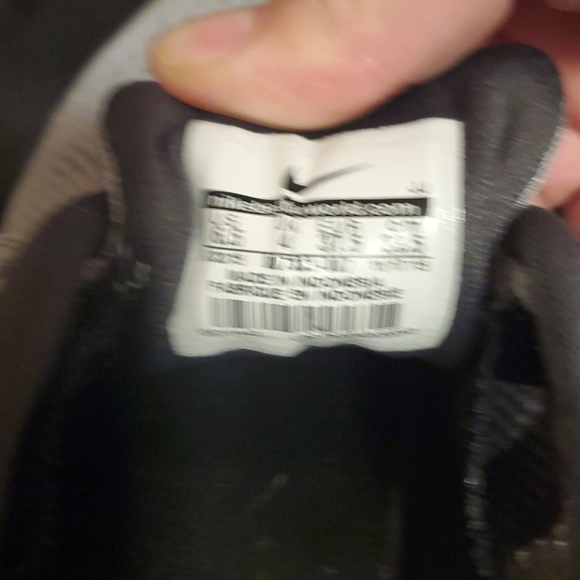 Nike Shoes (Training in Season 5) - Picture 5 of 5